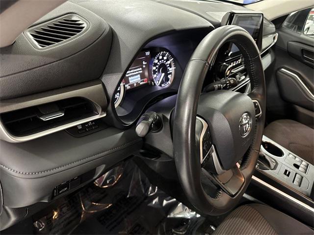 used 2024 Toyota Highlander car, priced at $33,070