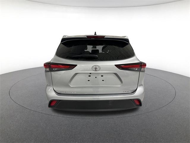 used 2024 Toyota Highlander car, priced at $33,070