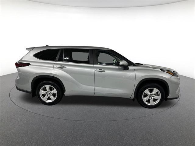 used 2024 Toyota Highlander car, priced at $33,070