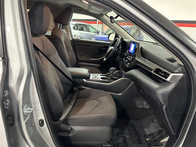 used 2024 Toyota Highlander car, priced at $33,070