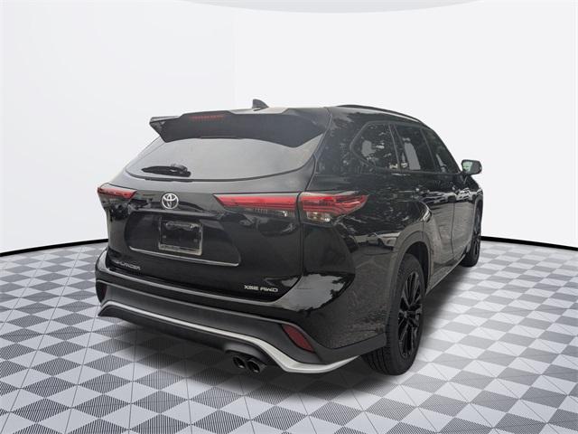 used 2023 Toyota Highlander car, priced at $41,400