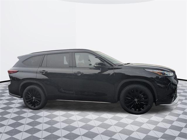 used 2023 Toyota Highlander car, priced at $41,400