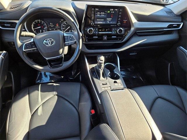 used 2021 Toyota Highlander car, priced at $32,500