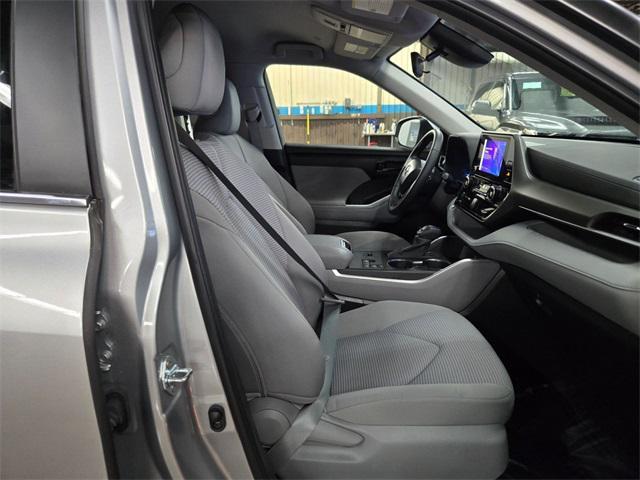 used 2024 Toyota Highlander Hybrid car, priced at $40,877