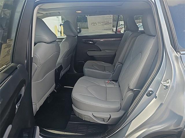 new 2024 Toyota Highlander car, priced at $54,288