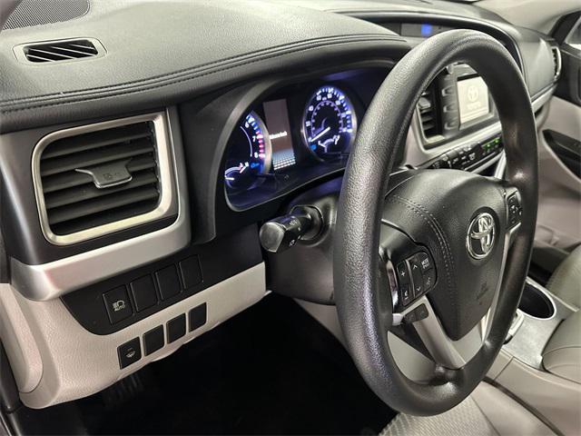 used 2019 Toyota Highlander car, priced at $23,130