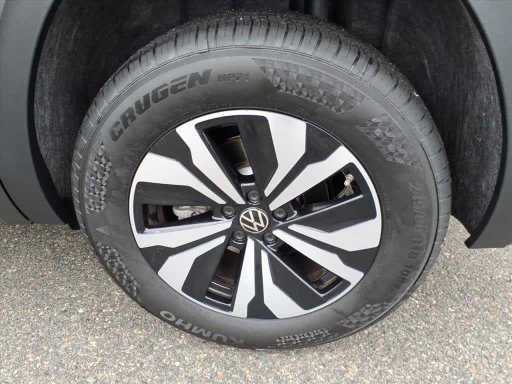 used 2025 Volkswagen Atlas Cross Sport car, priced at $35,994