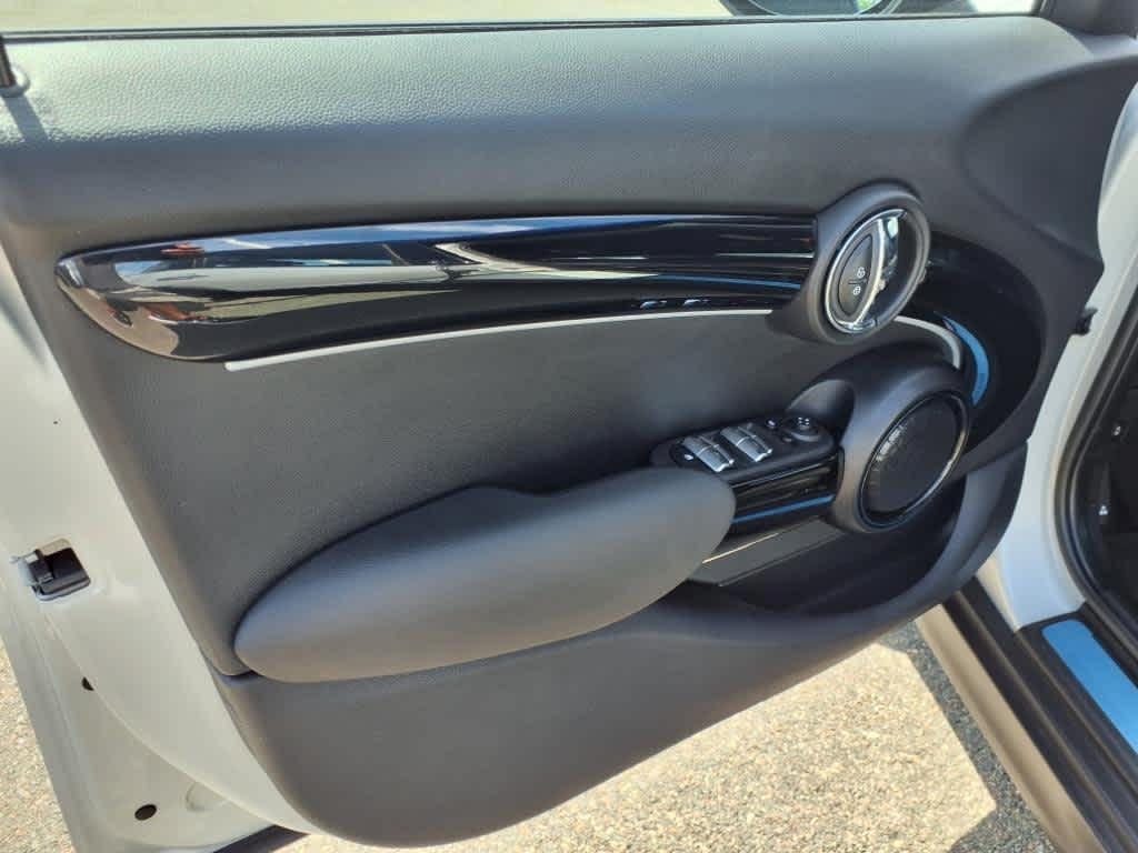 used 2022 MINI Hardtop car, priced at $26,996