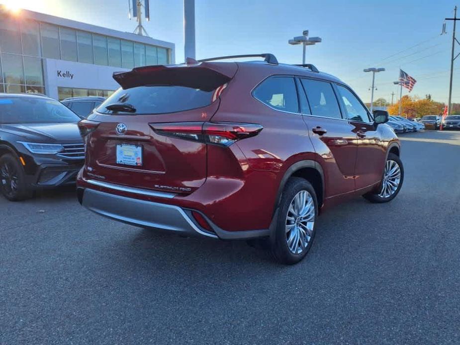 used 2024 Toyota Highlander car, priced at $51,994