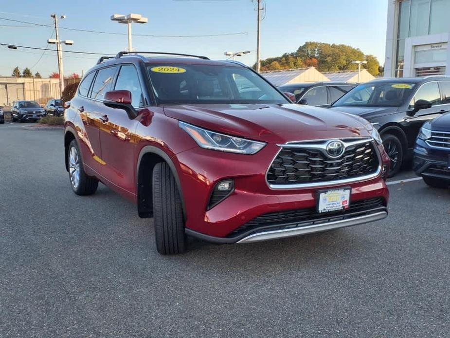 used 2024 Toyota Highlander car, priced at $51,994