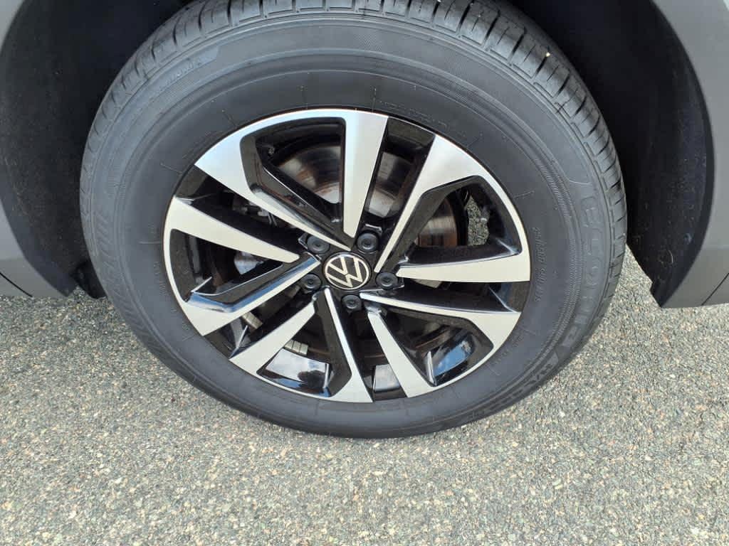 used 2024 Volkswagen Tiguan car, priced at $25,994