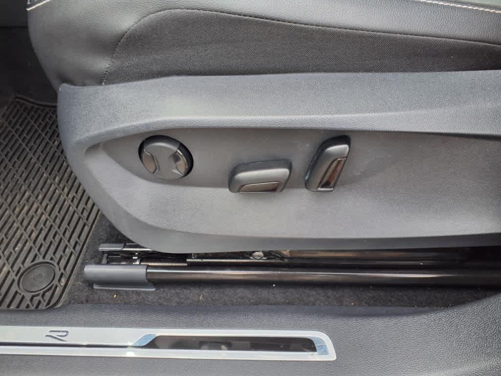 used 2024 Volkswagen Tiguan car, priced at $31,993