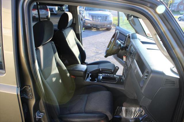 used 2009 Jeep Commander car, priced at $4,995