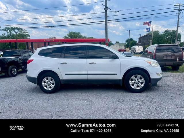 used 2010 Chevrolet Traverse car, priced at $4,995