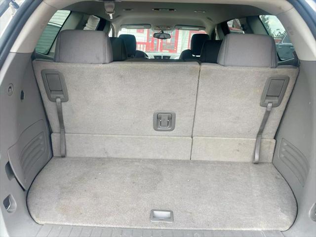 used 2010 Chevrolet Traverse car, priced at $2,500