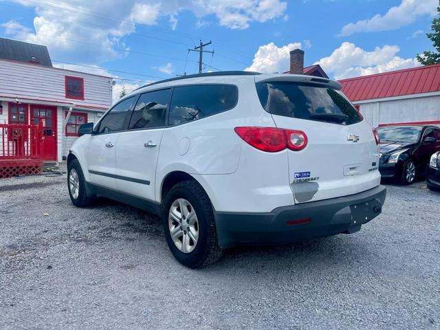 used 2010 Chevrolet Traverse car, priced at $4,995