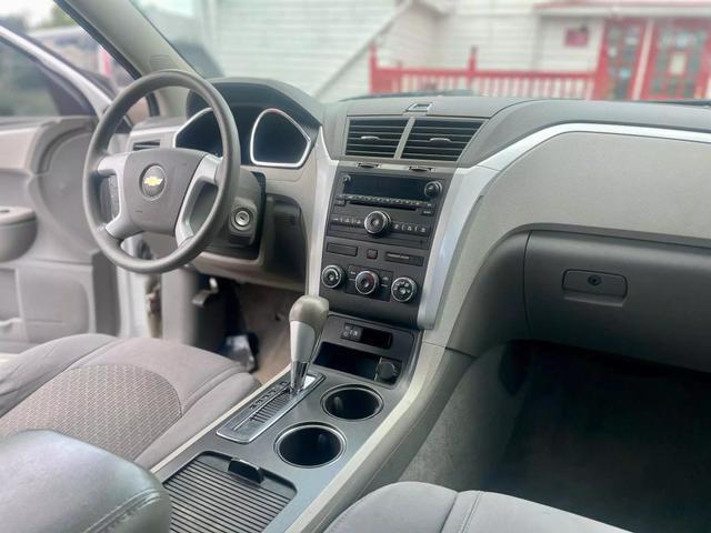 used 2010 Chevrolet Traverse car, priced at $4,995