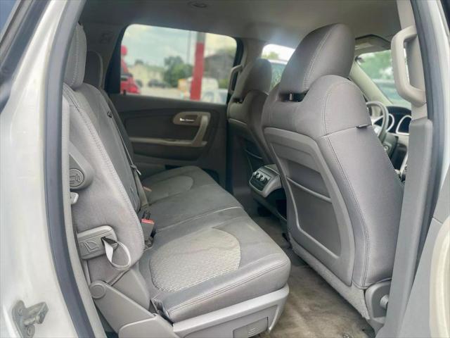 used 2010 Chevrolet Traverse car, priced at $2,500
