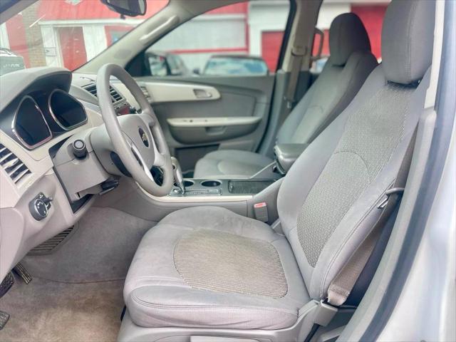 used 2010 Chevrolet Traverse car, priced at $2,500