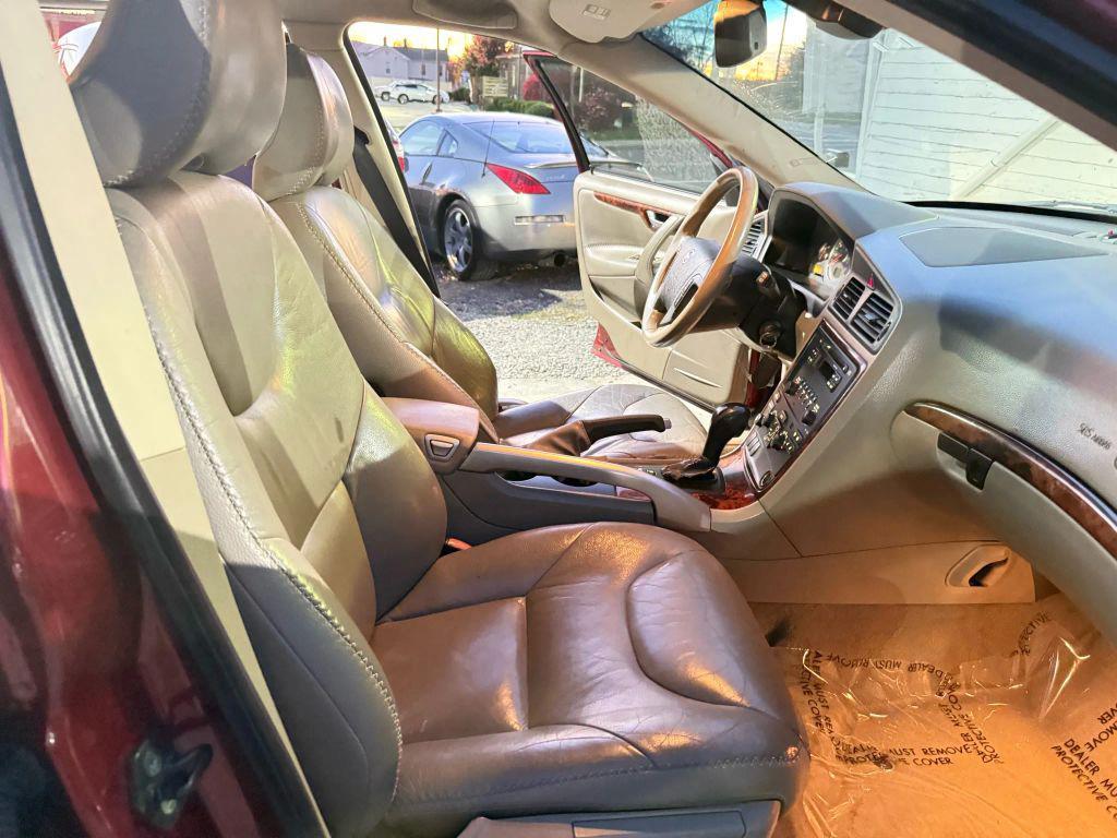 used 2005 Volvo XC70 car, priced at $3,995