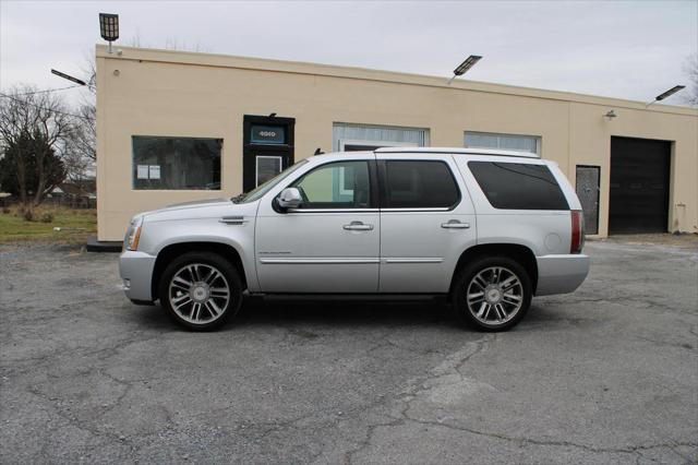 used 2014 Cadillac Escalade car, priced at $12,995