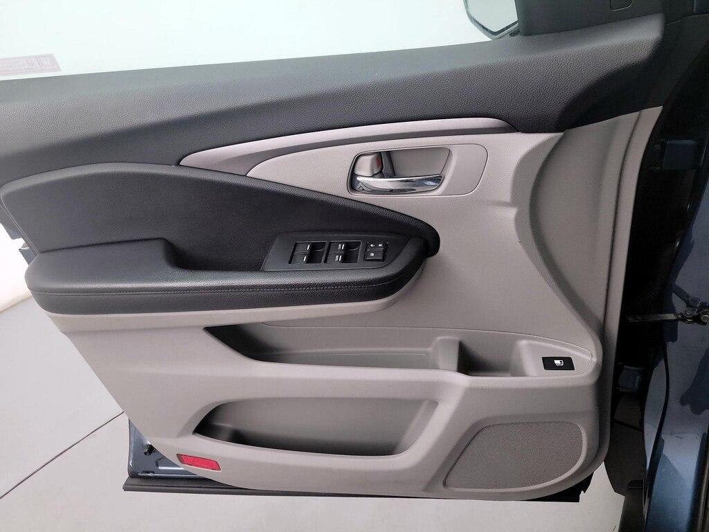 used 2021 Honda Pilot car, priced at $27,998
