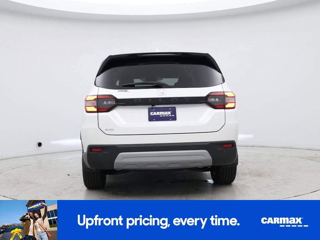 used 2025 Honda Pilot car, priced at $43,998