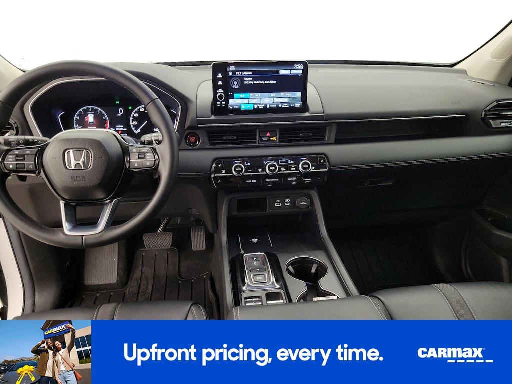 used 2025 Honda Pilot car, priced at $43,998