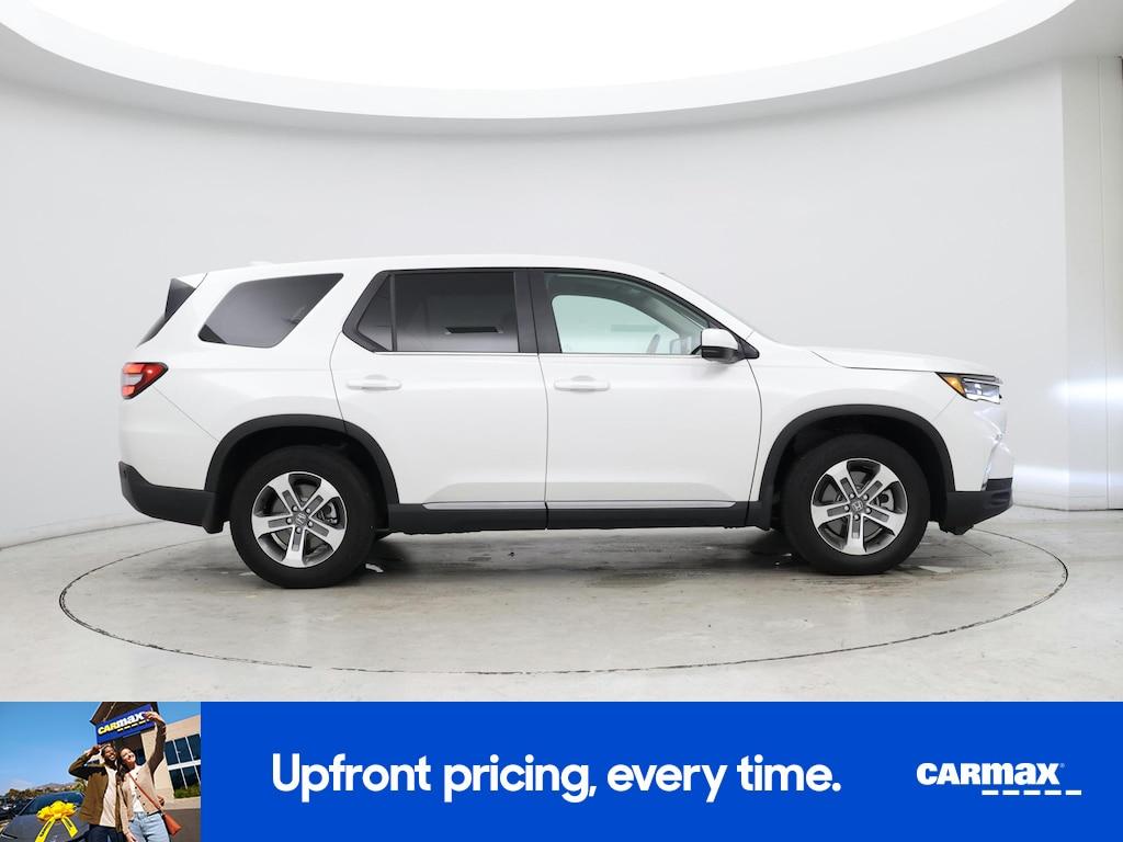 used 2025 Honda Pilot car, priced at $43,998