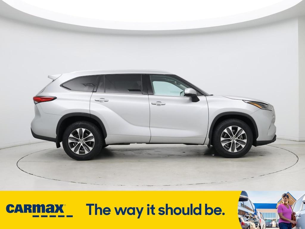 used 2021 Toyota Highlander car, priced at $33,998