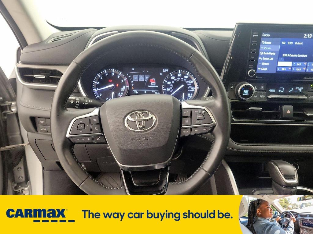 used 2021 Toyota Highlander car, priced at $33,998