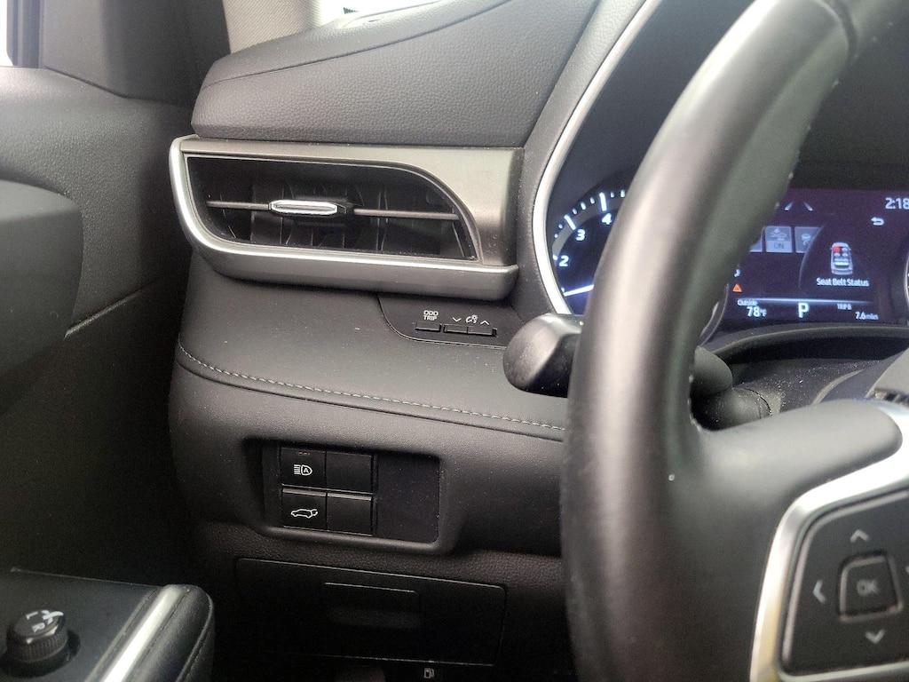 used 2021 Toyota Highlander car, priced at $33,998