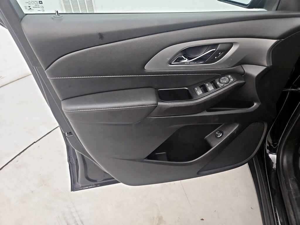 used 2022 Chevrolet Traverse car, priced at $29,998