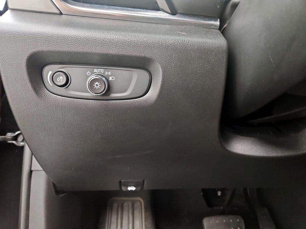 used 2022 Chevrolet Traverse car, priced at $29,998