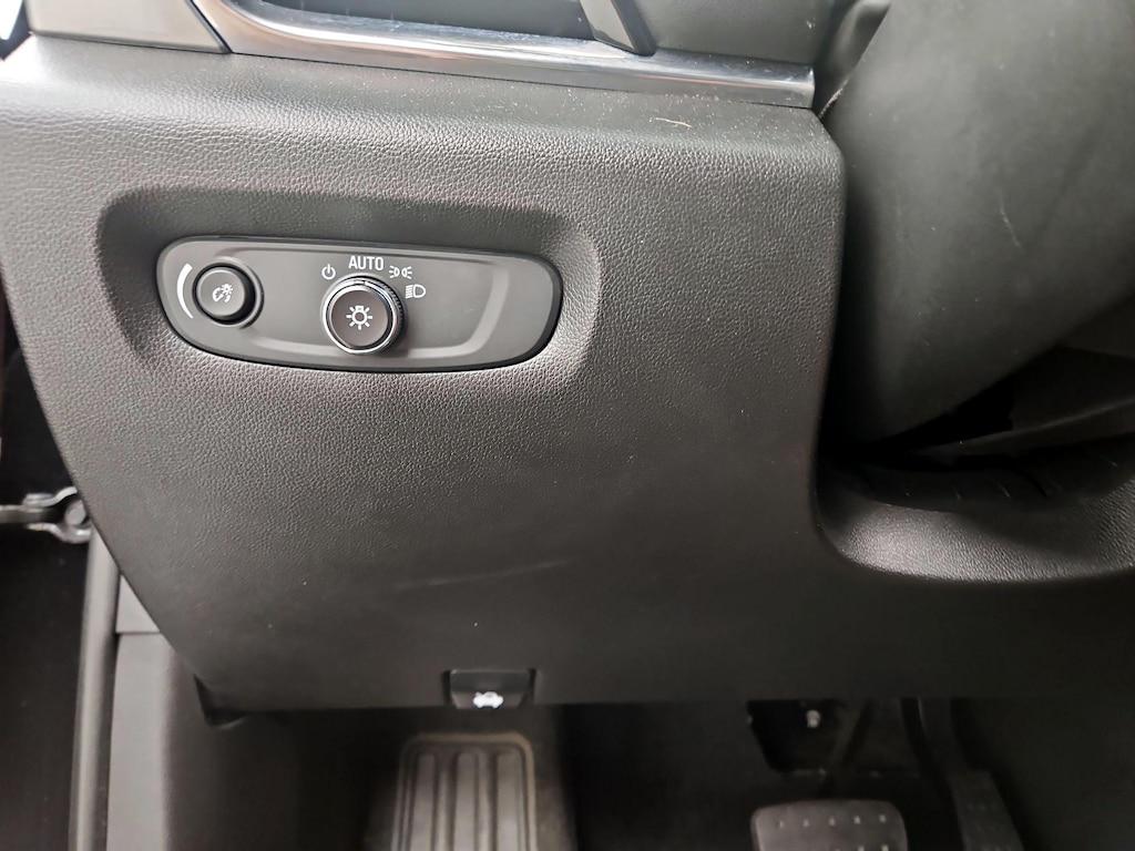 used 2022 Chevrolet Traverse car, priced at $29,998
