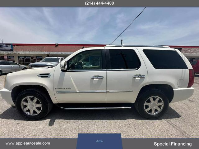 used 2007 Cadillac Escalade car, priced at $10,900