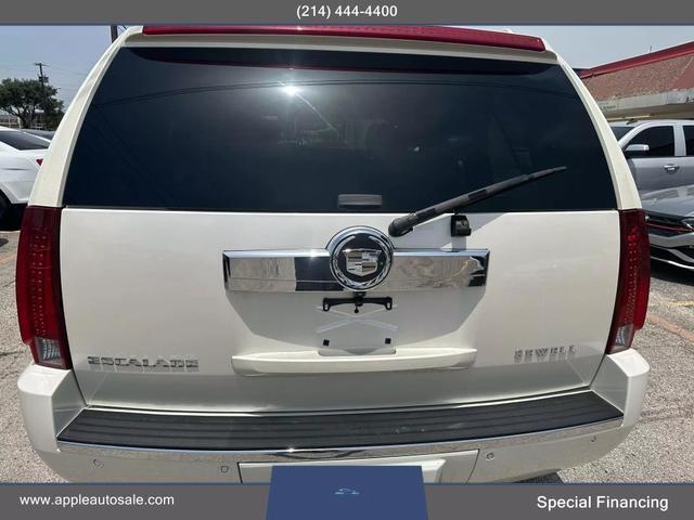 used 2007 Cadillac Escalade car, priced at $10,900