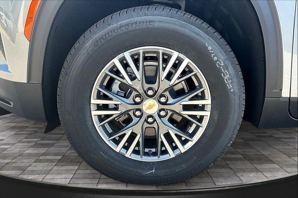 new 2026 Chevrolet Traverse car, priced at $41,069