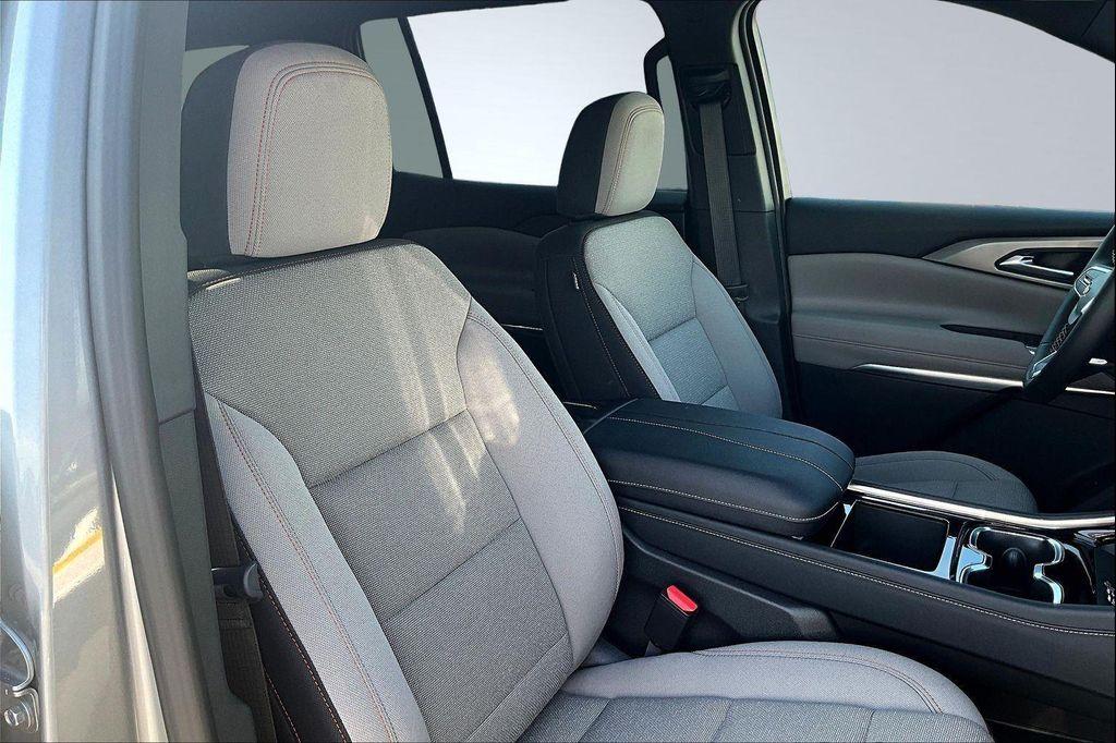 new 2026 Chevrolet Traverse car, priced at $41,069