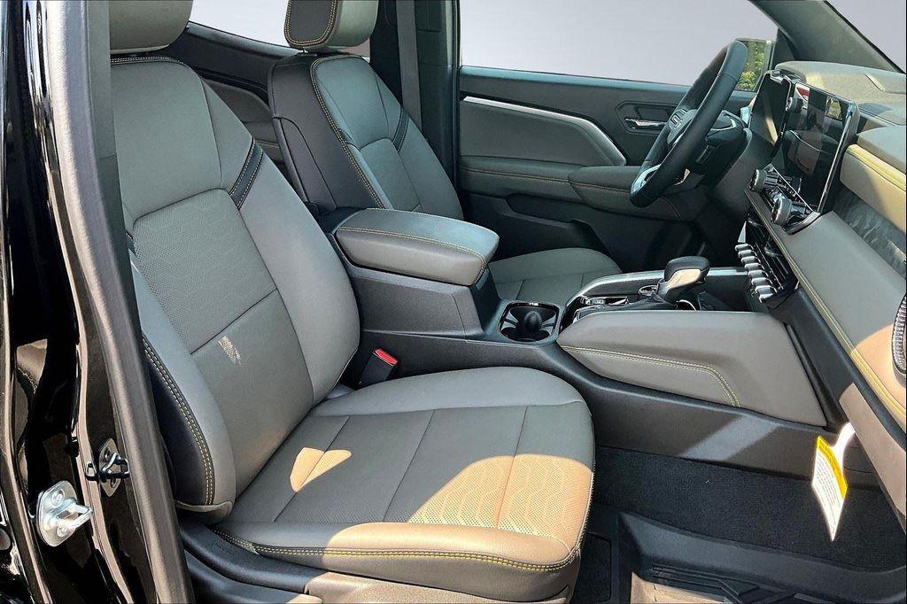new 2025 Chevrolet Colorado car, priced at $51,070
