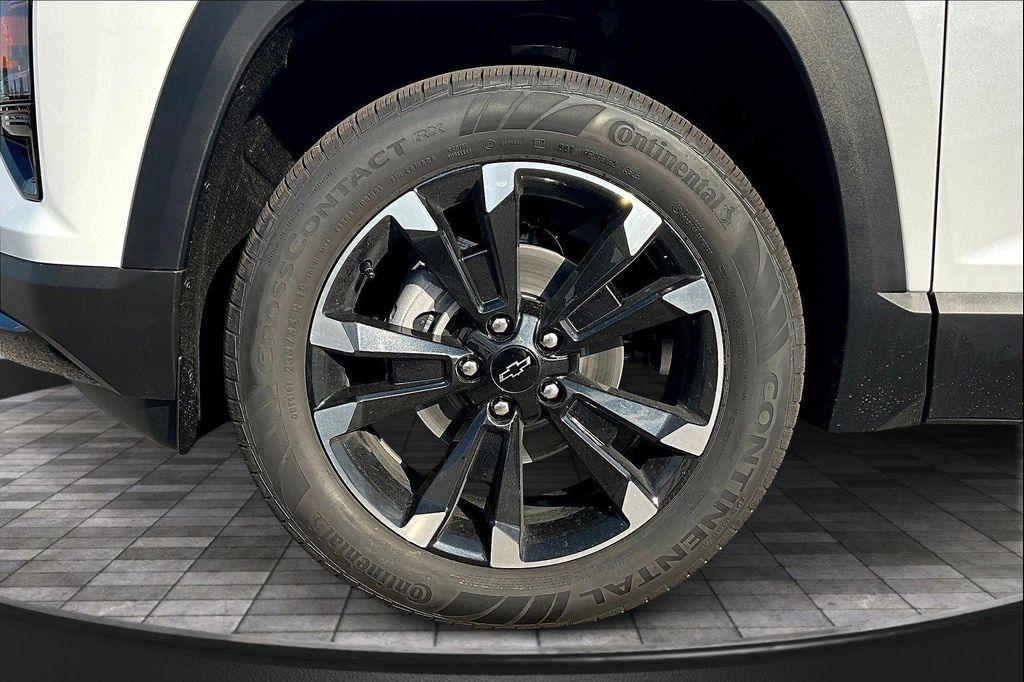 new 2026 Chevrolet Equinox car, priced at $38,669