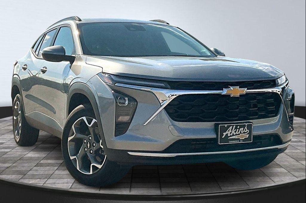 new 2025 Chevrolet Trax car, priced at $24,114
