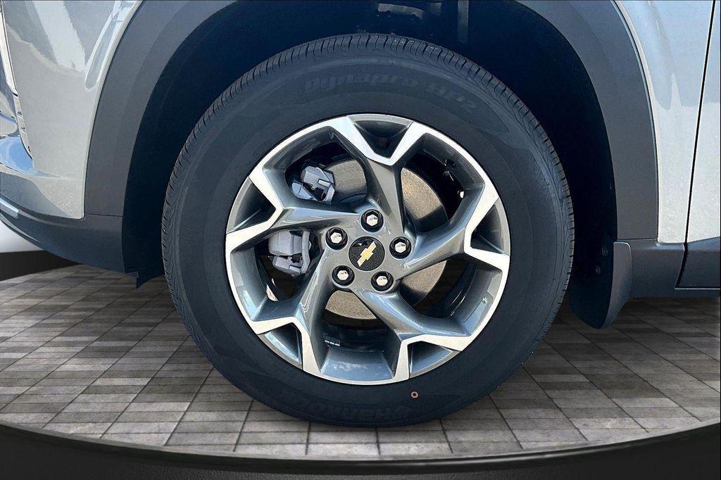 new 2025 Chevrolet Trax car, priced at $24,114