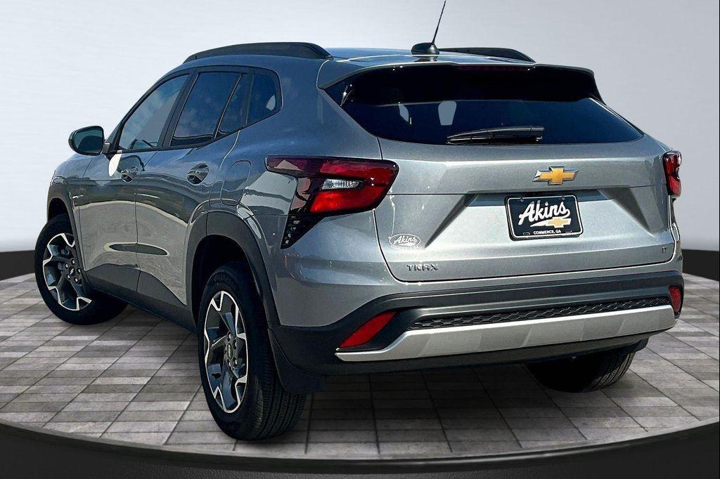 new 2025 Chevrolet Trax car, priced at $24,114