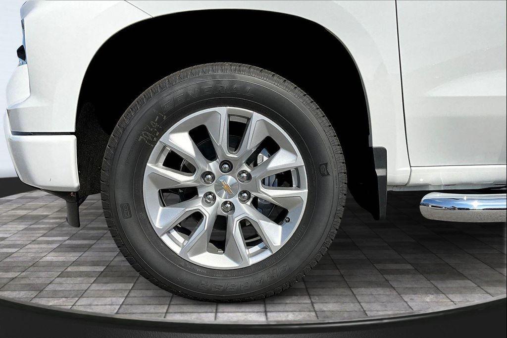 new 2025 Chevrolet Silverado 1500 car, priced at $43,905