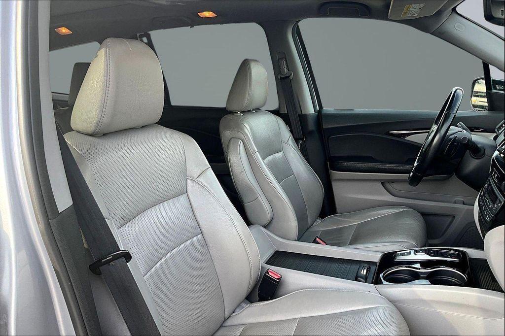 used 2019 Honda Pilot car, priced at $15,991
