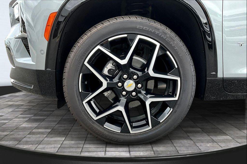 new 2025 Chevrolet Traverse car, priced at $51,994