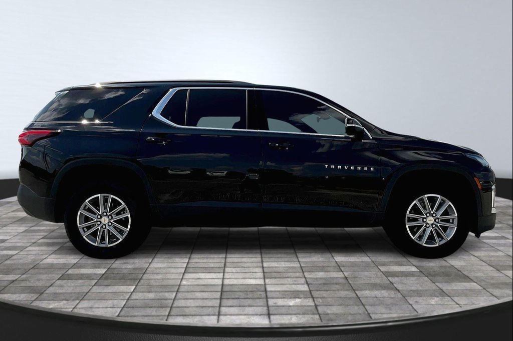 used 2023 Chevrolet Traverse car, priced at $28,991