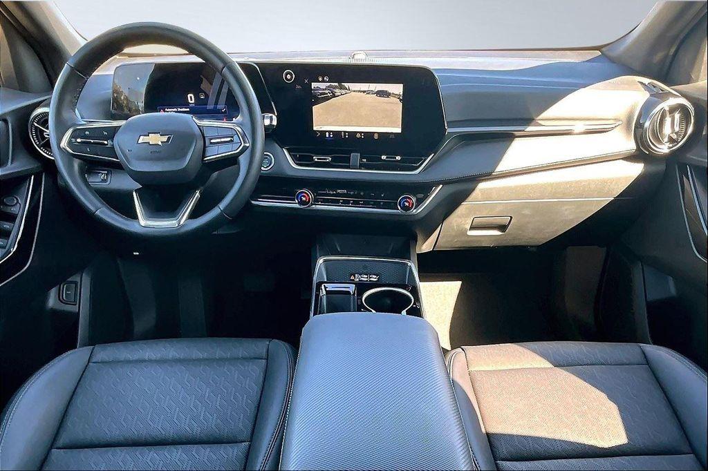 used 2025 Chevrolet Equinox car, priced at $26,991