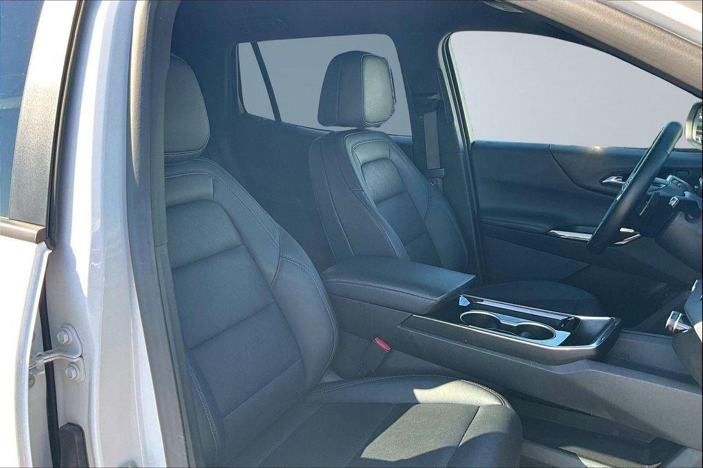 used 2025 Chevrolet Equinox car, priced at $26,991